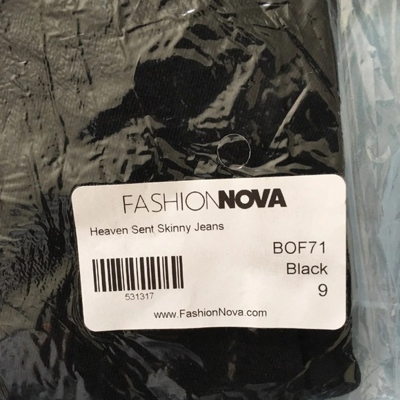 Fashion Nova Outfit - Picture 3 of 4